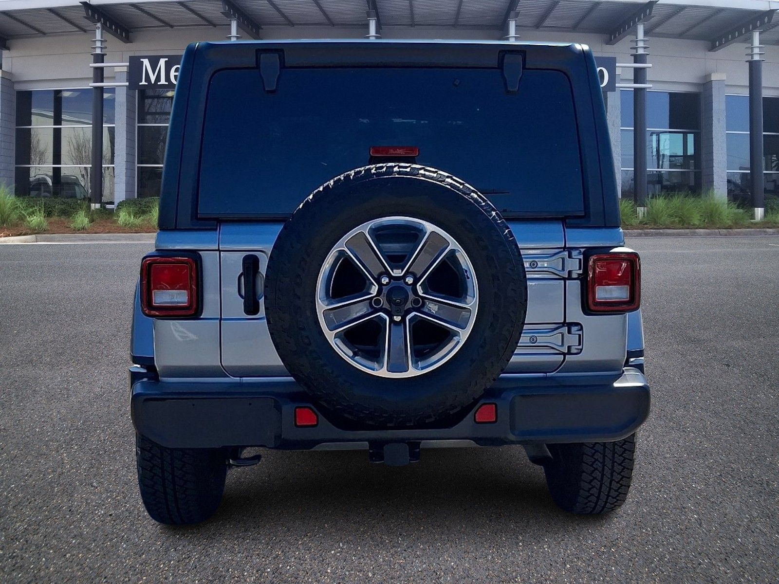 Used 2020 Jeep Wrangler Unlimited Sahara AWD/4WD image 5