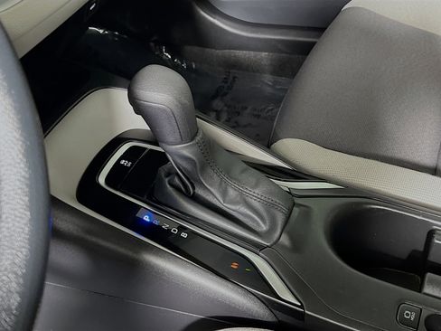 Used 2025 Toyota Corolla LE image 23