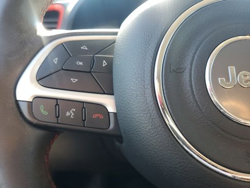 Used 2020 Jeep Renegade Trailhawk image 19