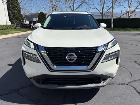 Used 2021 Nissan Rogue SV w/ Premium Package image 4