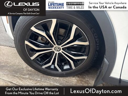 Used 2023 Toyota Crown Limited image 10