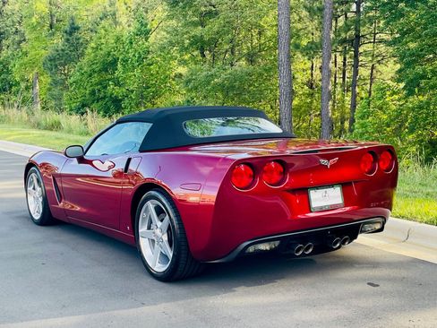 Used 2006 Chevrolet Corvette Convertible w/ Preferred Equipment Group RWD image 15