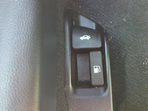 Used 2025 Toyota Corolla LE FWD image 12