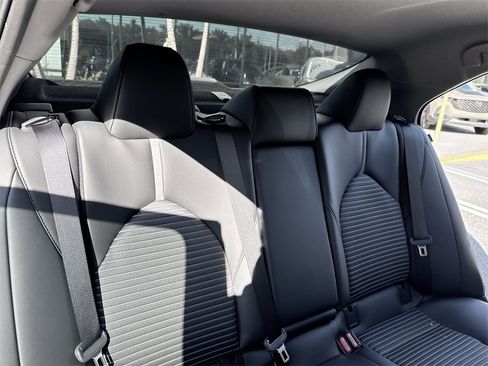 Used 2023 Toyota Camry SE image 48