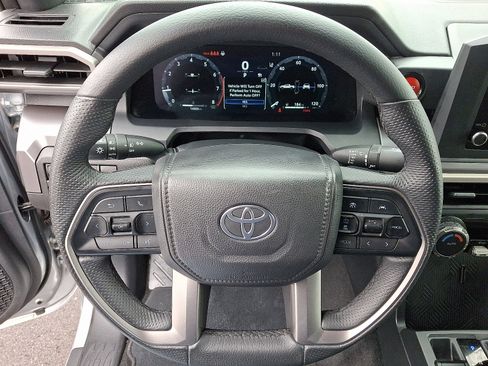 Used 2025 Toyota Tacoma TRD Off-Road image 18