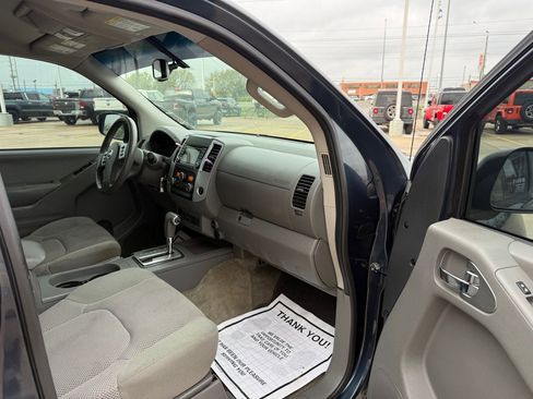 Used 2017 Nissan Frontier SV w/ SV Value Truck Package image 10