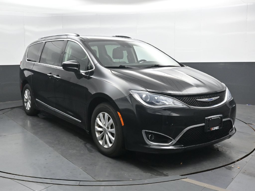 Used 2019 Chrysler Pacifica Touring-L w/ Advanced Safetytec Group FWD image 5