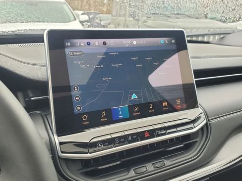 Certified 2024 Jeep Compass Limited w/ High Altitude Package image 10