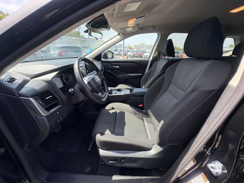 Used 2025 Nissan Rogue SV FWD image 29