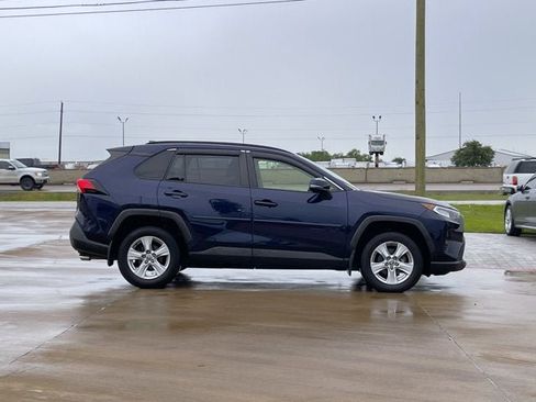 Used 2020 Toyota RAV4 XLE w/ Convenience Package AWD/4WD image 6