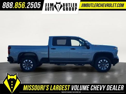 Used 2025 Chevrolet Silverado 2500 Custom w/ Custom Value Package image 5