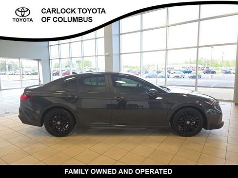 Used 2025 Toyota Camry SE w/ Convenience Package FWD image 6