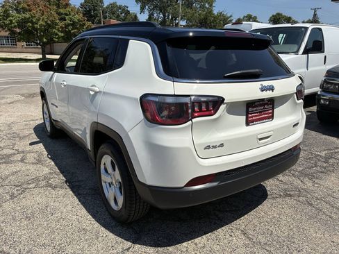 Used 2018 Jeep Compass Latitude w/ Safe & Security Group AWD/4WD image 7