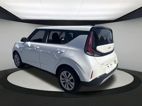 Used 2023 Kia Soul LX image 9