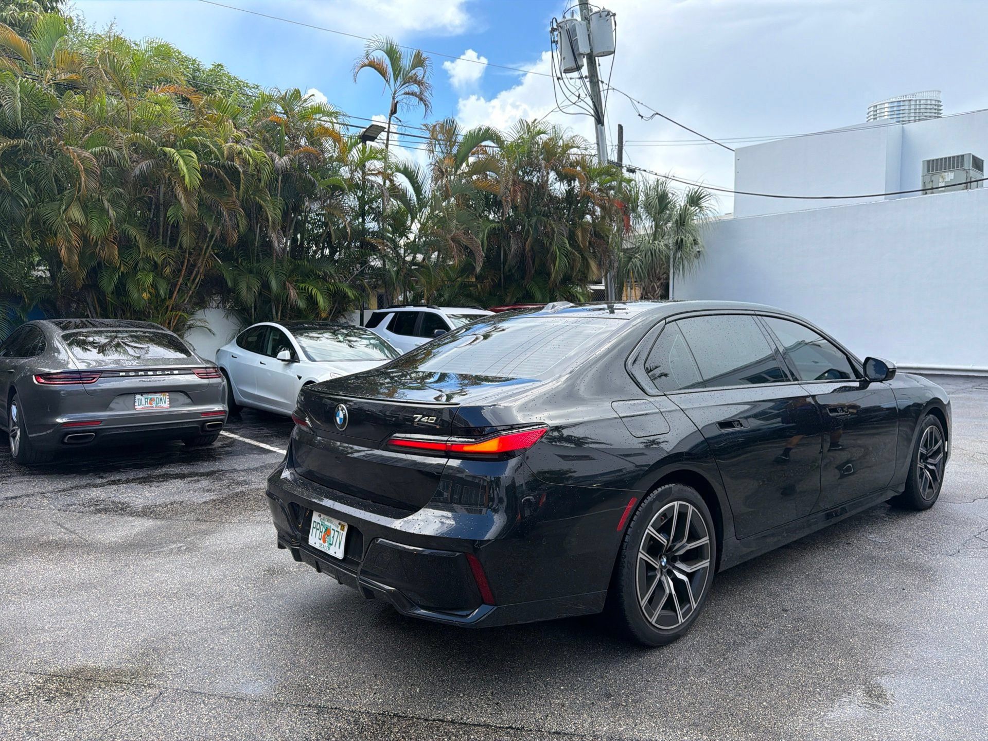 Used 2023 BMW 740i w/ Executive Package RWD image 5