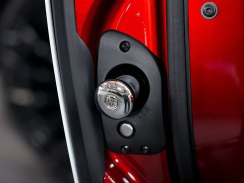 Used 2022 Rolls-Royce Cullinan Black Badge w/ Dark Exterior Package image 41