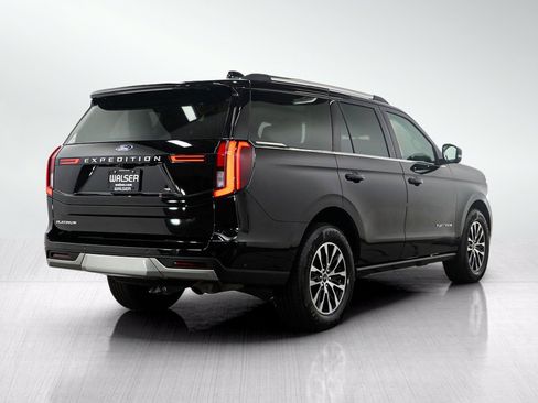 Used 2025 Ford Expedition Platinum AWD/4WD image 6