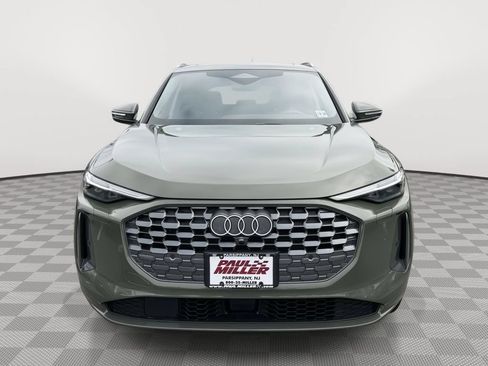 Used 2025 Audi Q5 Premium Plus w/ Premium Plus AWD/4WD image 2