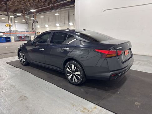 Used 2021 Nissan Altima 2.5 SV image 6