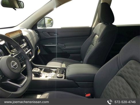 New 2025 Nissan Pathfinder SV image 11