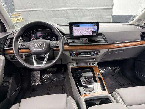 Used 2023 Audi Q5 e Premium Plus AWD/4WD image 7
