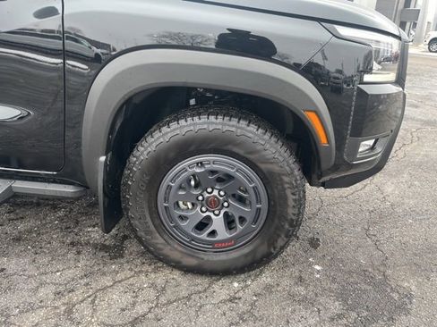 Used 2025 Nissan Frontier PRO-4X image 2
