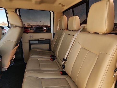 Used 2011 Ford F250 Lariat w/ Lariat Interior Pkg image 5