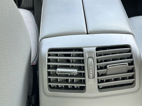 Used 2011 Mercedes-Benz E 350 Sedan image 22