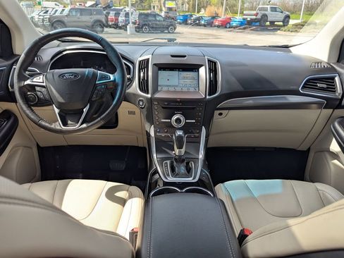 Used 2018 Ford Edge Titanium w/ Equipment Group 302A AWD/4WD image 23