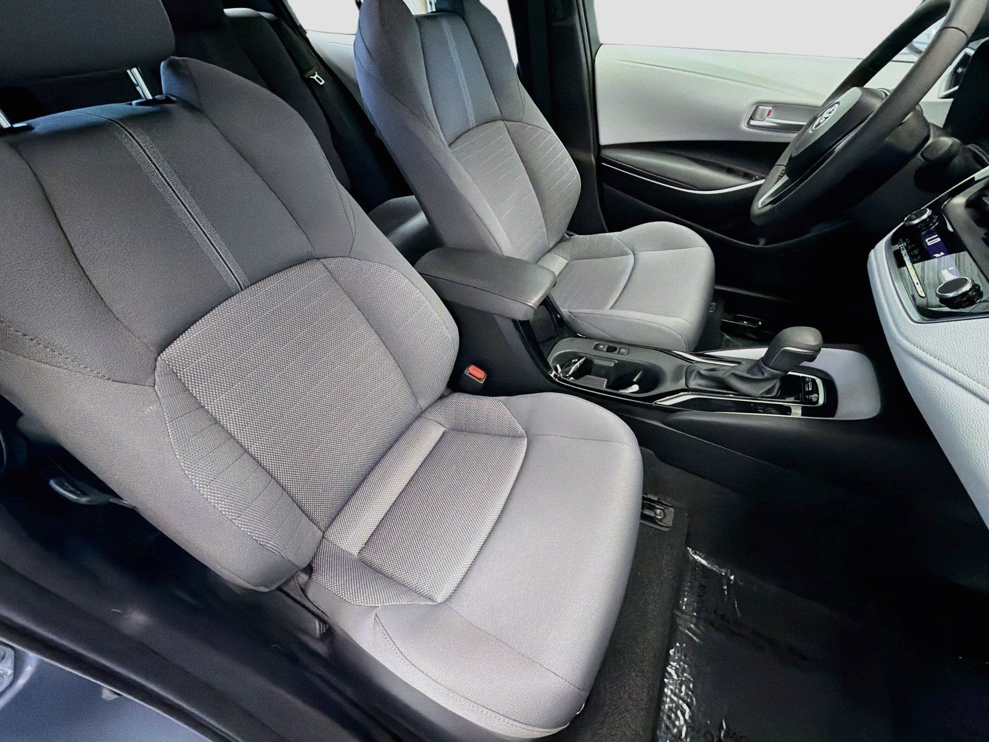 Used 2025 Toyota Corolla SE FWD image 14
