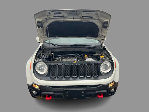 Used 2015 Jeep Renegade Trailhawk w/ Cold Weather Group AWD/4WD image 13