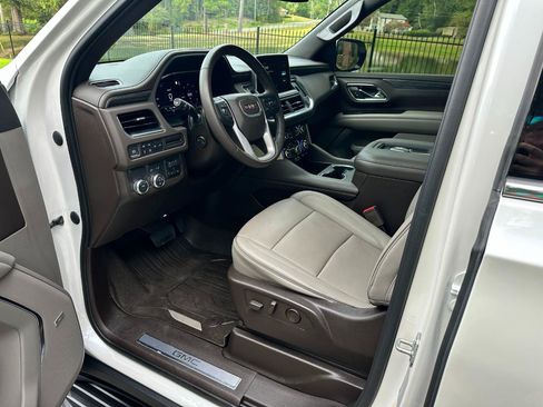 Used 2022 GMC Yukon SLT w/ SLT Premium Package RWD image 11
