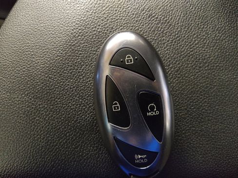 Used 2025 Hyundai Elantra SEL image 32