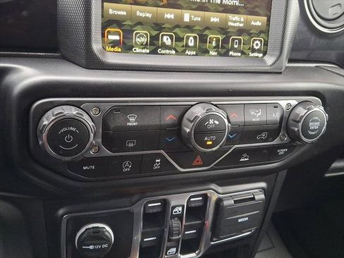 Used 2022 Jeep Gladiator Sport AWD/4WD image 16