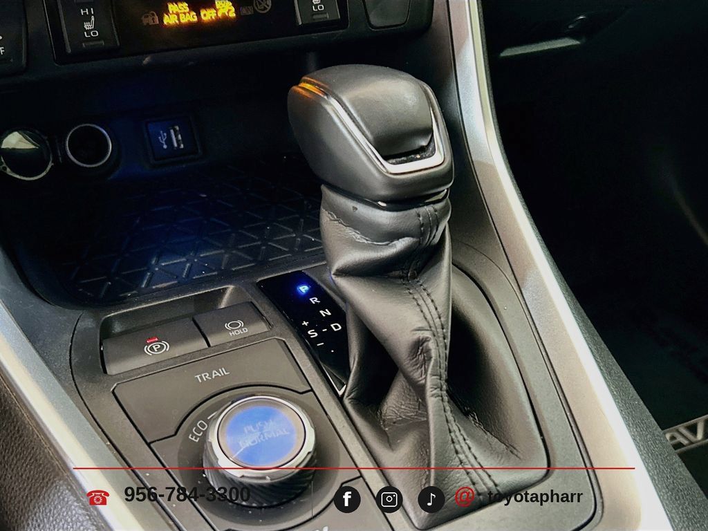 Used 2025 Toyota RAV4 XSE AWD/4WD image 15