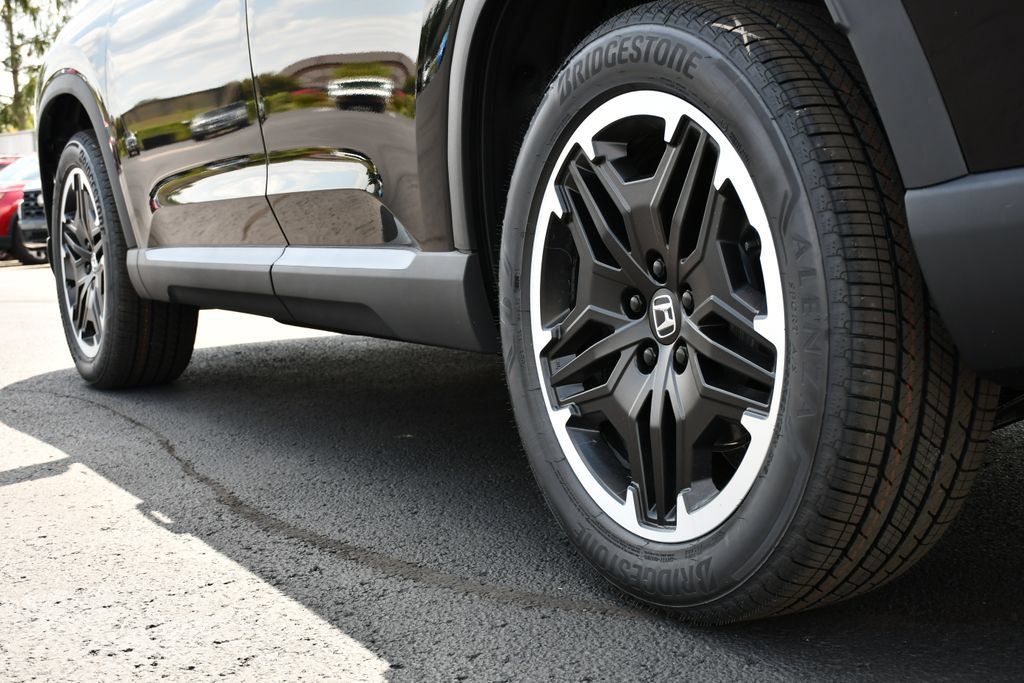 New 2026 Honda Pilot Touring image 11
