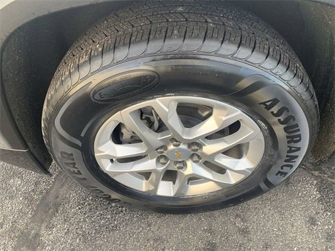 Certified 2023 Chevrolet Traverse LS image 32