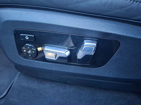 Certified 2023 BMW X7 xDrive40i w/ Premium Package image 10