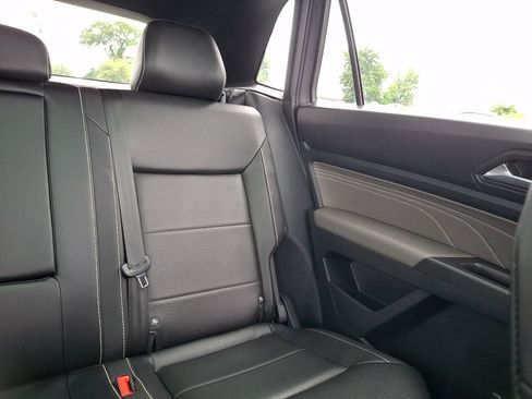 Used 2022 Volkswagen Atlas Cross Sport SEL R-Line w/ Cross Sport MDO Package AWD/4WD image 16