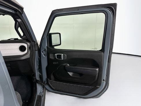 Used 2024 Jeep Wrangler Unlimited AWD/4WD image 29