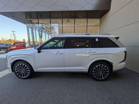 New 2026 Hyundai Palisade Calligraphy FWD image 2