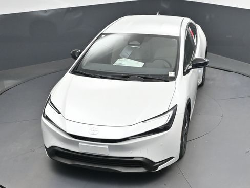 New 2026 Toyota Prius LE image 27