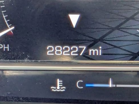 Used 2025 GMC Sierra 1500 SLT image 25