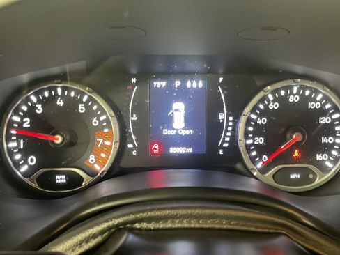 Used 2019 Jeep Renegade Sport w/ Sport Appearance Group AWD/4WD image 18