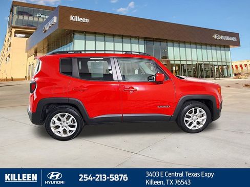 Used 2017 Jeep Renegade Latitude image 7