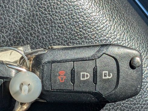 Used 2017 Ford F250 XLT w/ XLT Premium Package image 32