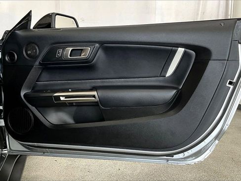 Used 2020 Ford Mustang Shelby GT500 w/ Technology Package image 25