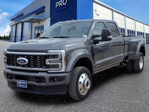 New 2025 Ford F450 Platinum image 27