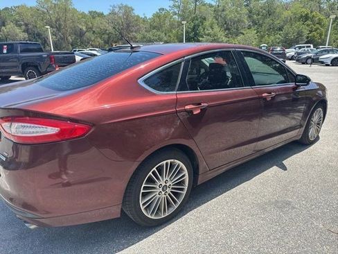 Used 2016 Ford Fusion SE w/ Equipment Group 202A FWD image 4