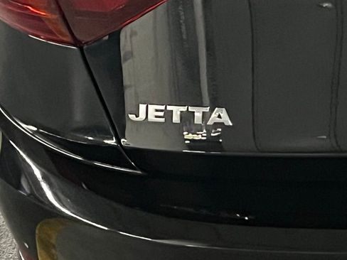 Used 2021 Volkswagen Jetta SE w/ SE Cold Weather Package image 32